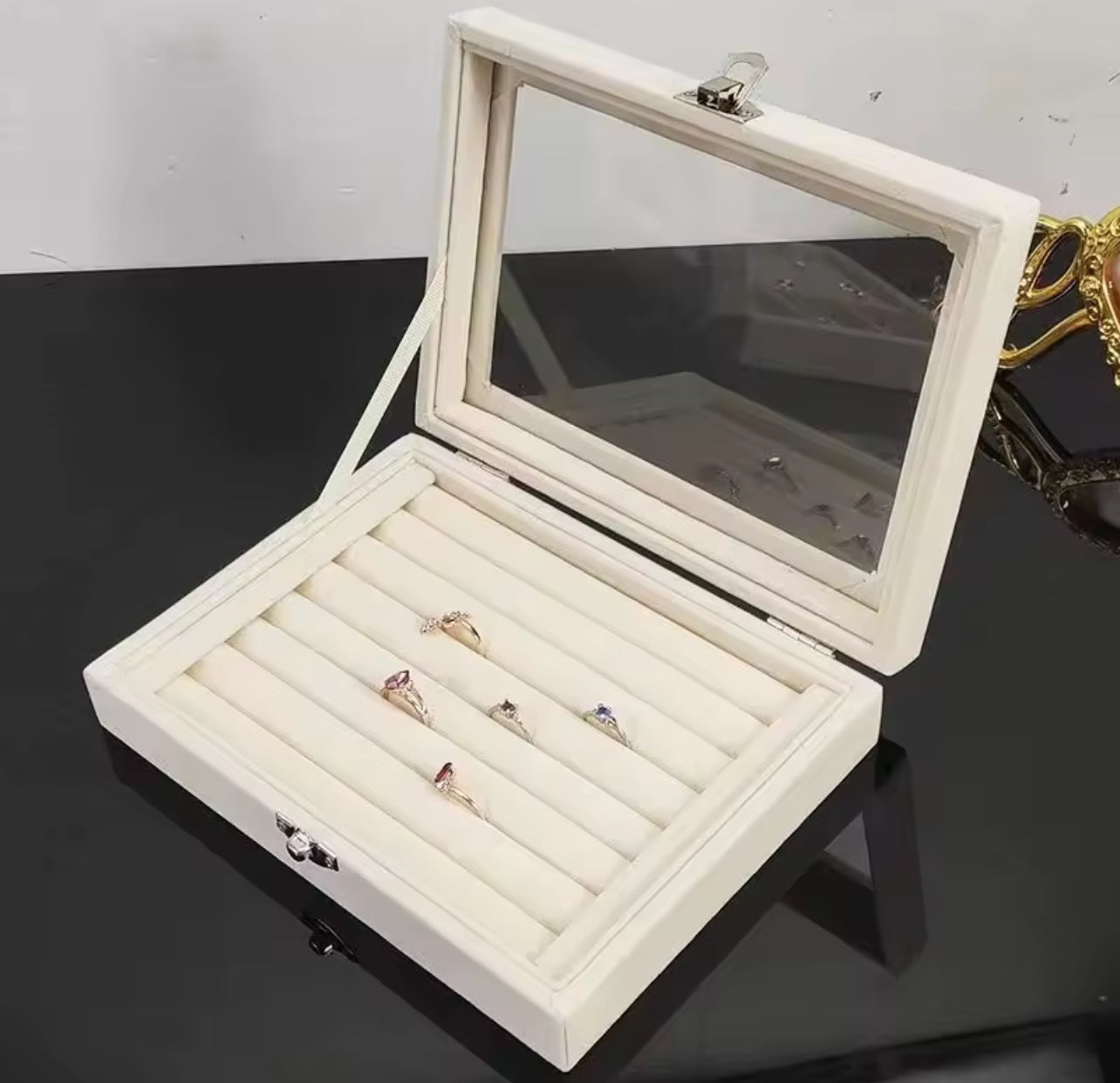 Elegant Jewelry Boxes & Display Cases