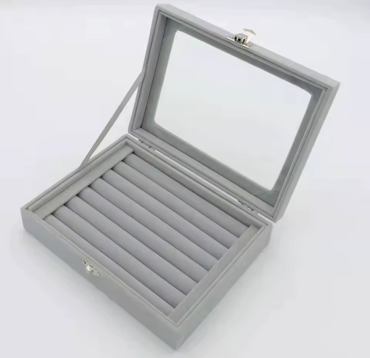 Elegant Jewelry Boxes & Display Cases